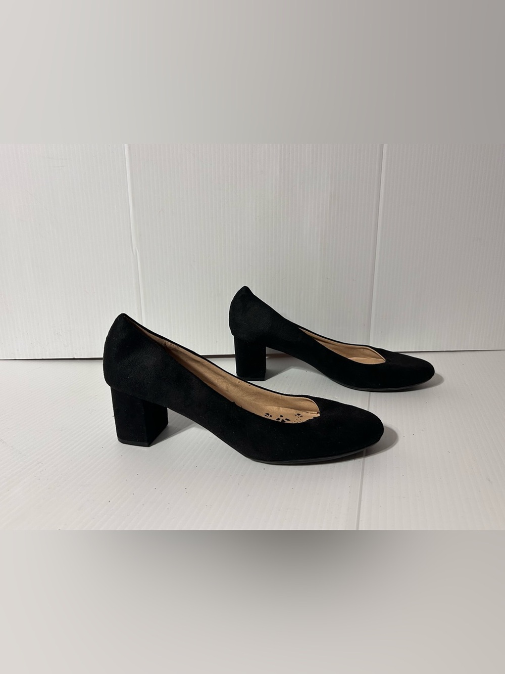 CL Laundry black faux-suede block heel pumps women size 8.5